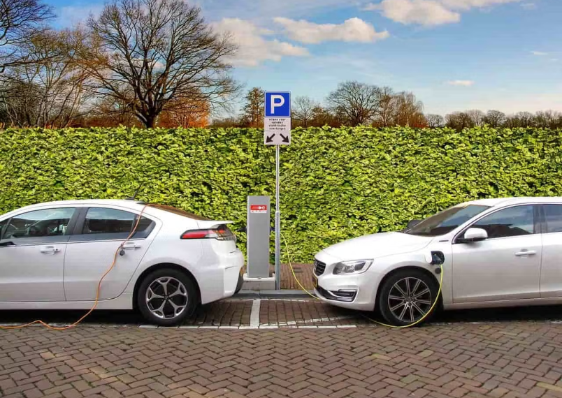 5 Environmental Benefits of Choosing an EV Over Gas Cars